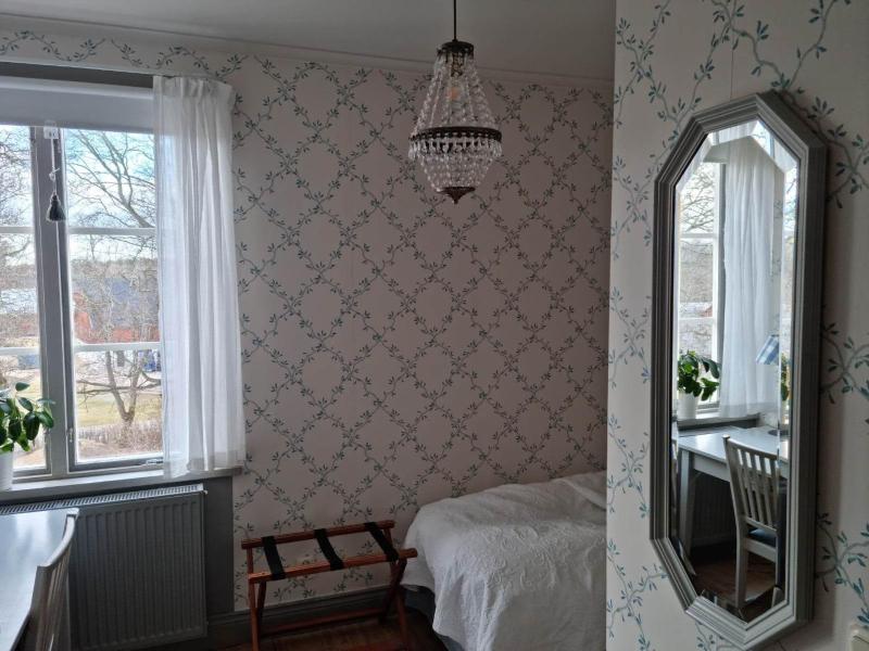 Single Room with Private Bathroom image 1