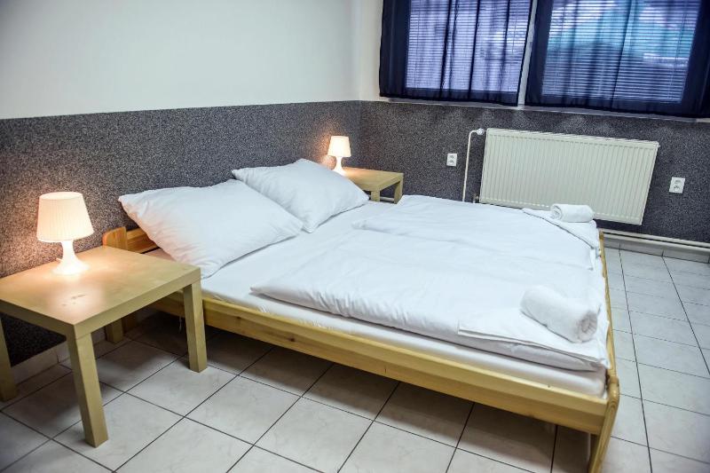 Double Room with Shared Bathroom image 3
