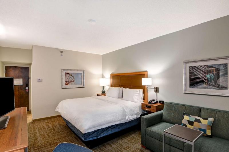 King Room with Accessible Tub - Mobility and Hearing Access/Non-Smoking image 4