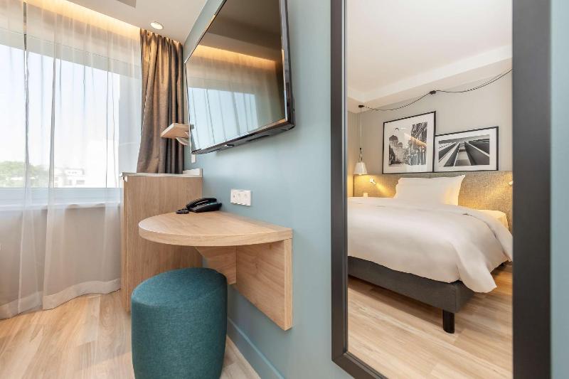 Single Room image 4