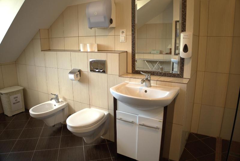 Standard Double Room with Shared Bathroom image 2