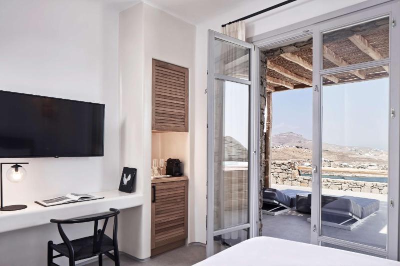 Superior Room with Jet Tub – Sea View image 1