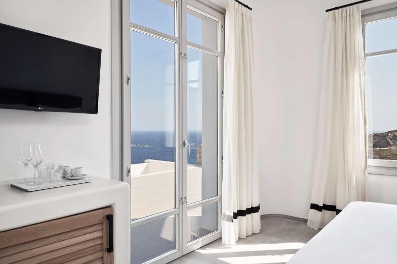 Euphoria Suite with Private Pool – Sea View image 4