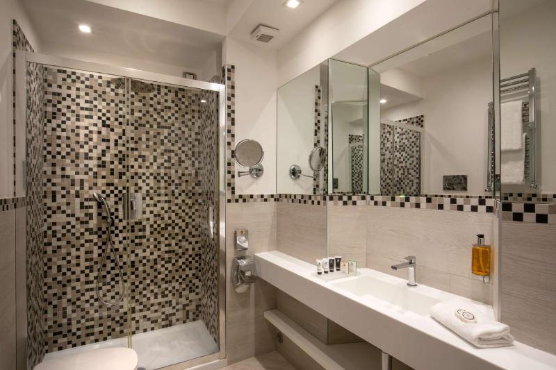 Double or Twin Room image 2