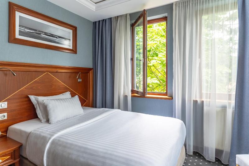 Standard Single Room image 4