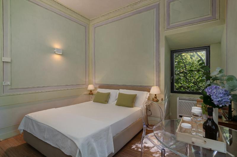Standard Suite image 3