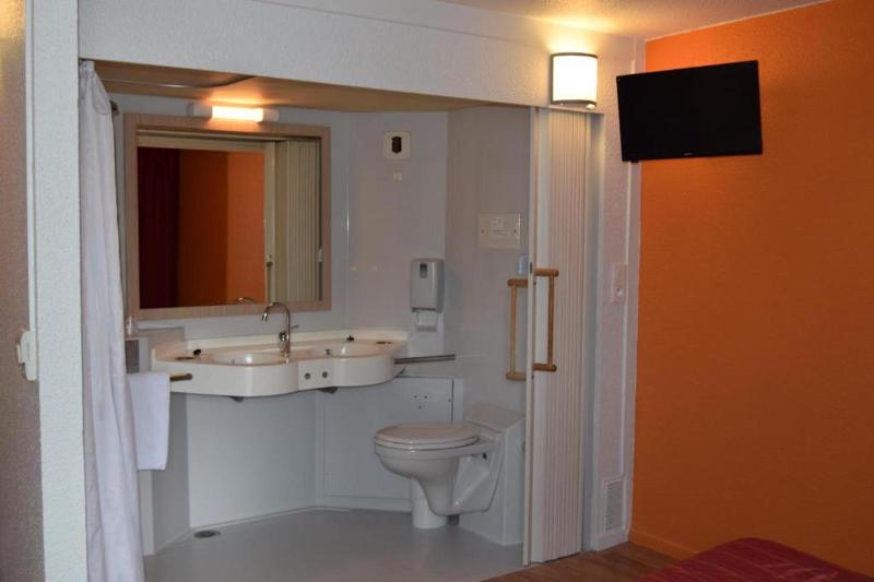 Double Room image 4