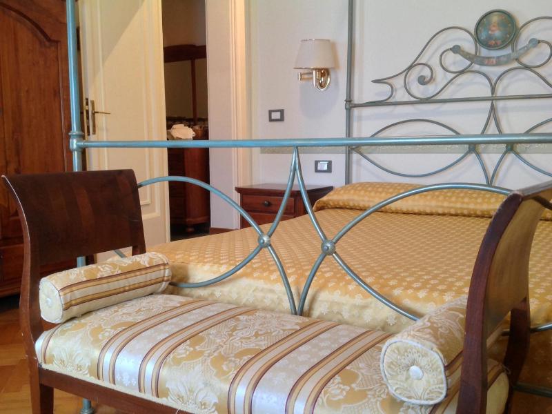 Deluxe Double Room (2 Adults + 1 Child) image 3