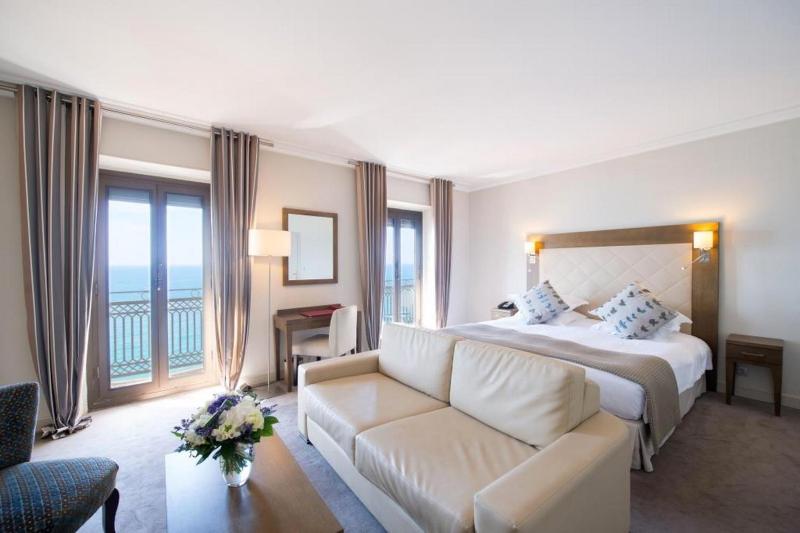 Junior Suite with Sea View image 3