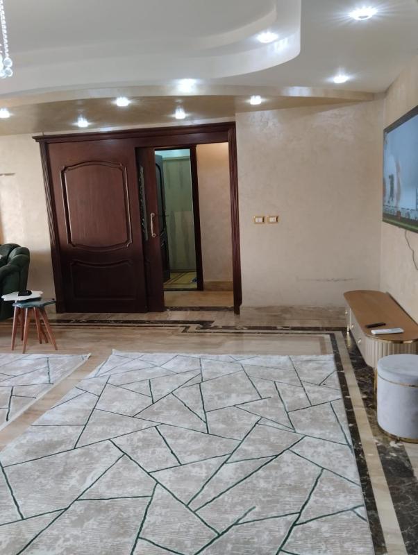 One-Bedroom Apartment image 3