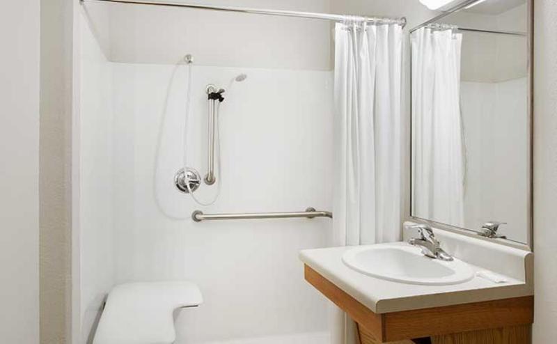 Standard Double Room with Roll-In Shower - Disability Access/Non-Smoking  image 2