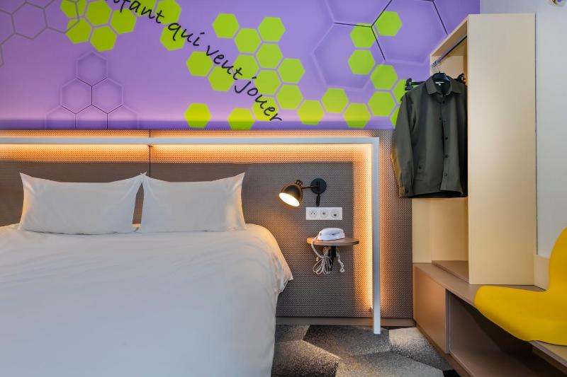 Standard Double Room image 3