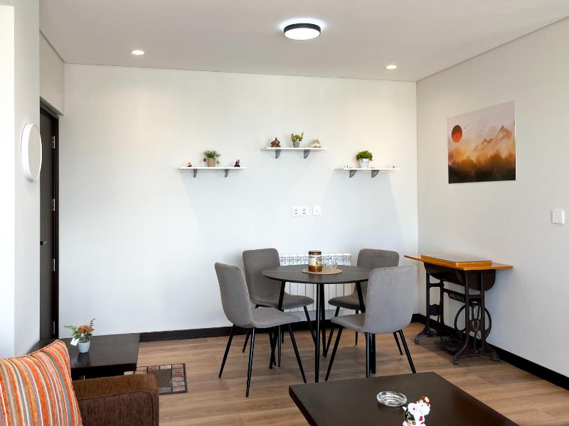 Sky Suites - City Center First Class Apartment - image 15