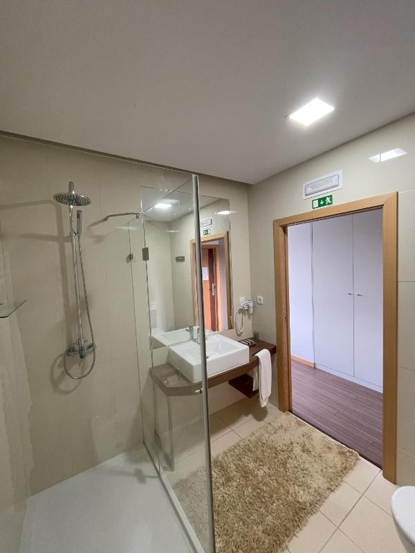 Double Room with Mountain View image 3