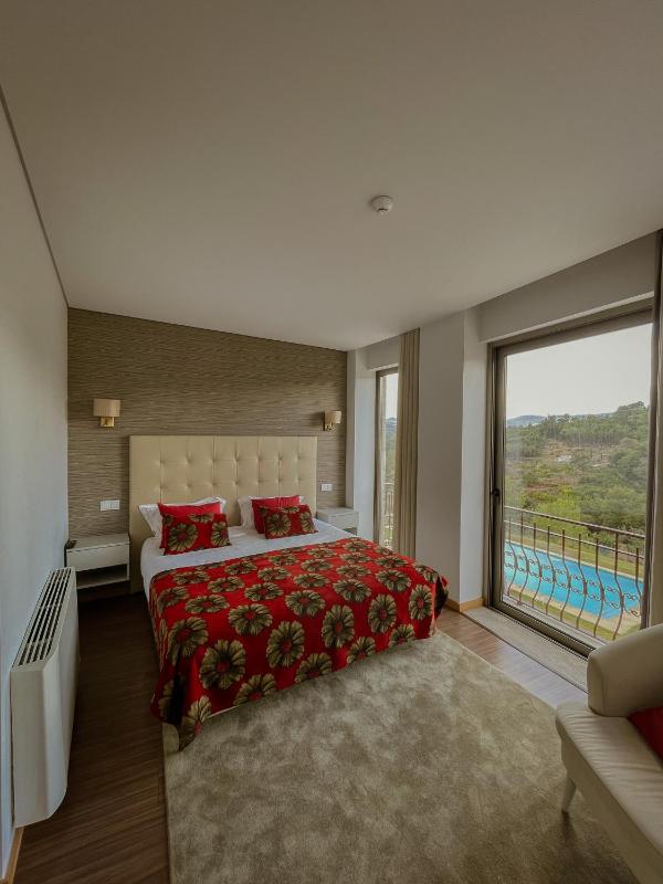 Double Room with Mountain View image 1