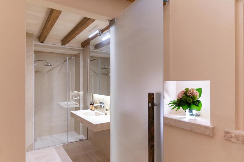 Family Suite - Split Level image 2