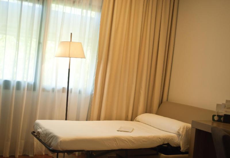 Standar Double Room (2 Adutls+1 Child) image 1