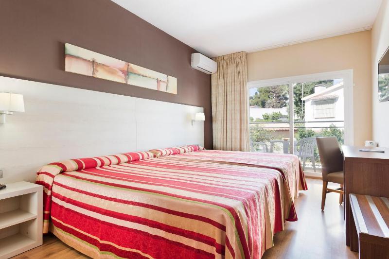 Standard Double Room (2 Adults) image 1