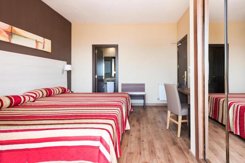 Standard Double Room (2 Adults) image 4