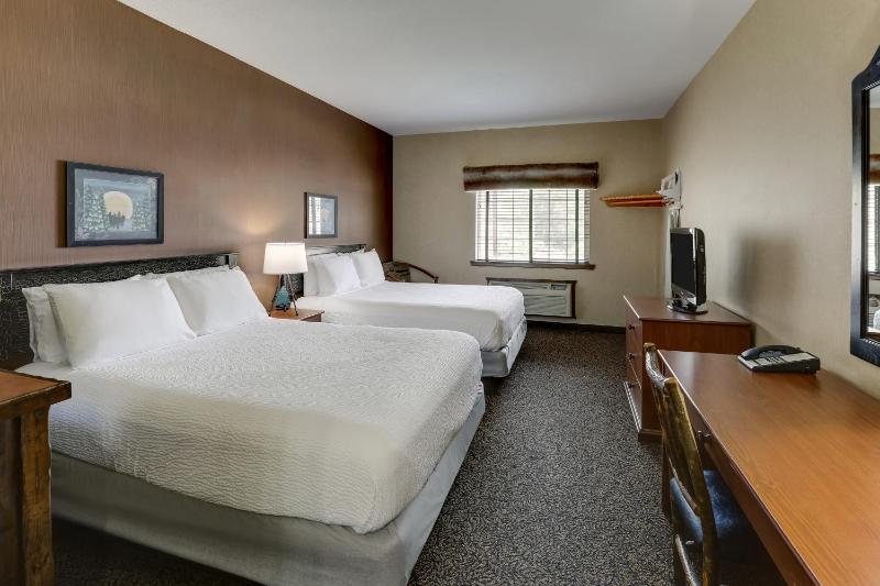 Deluxe Double Room with Two Double Beds image 3