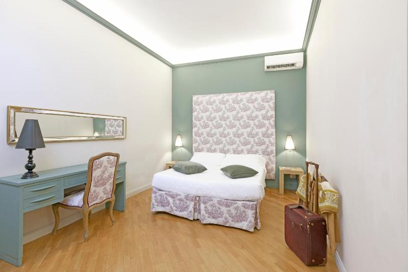 One-Bedroom Apartment image 1