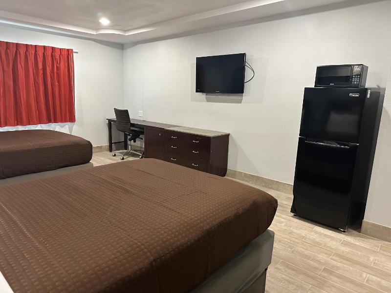 Standard Double Room image 2