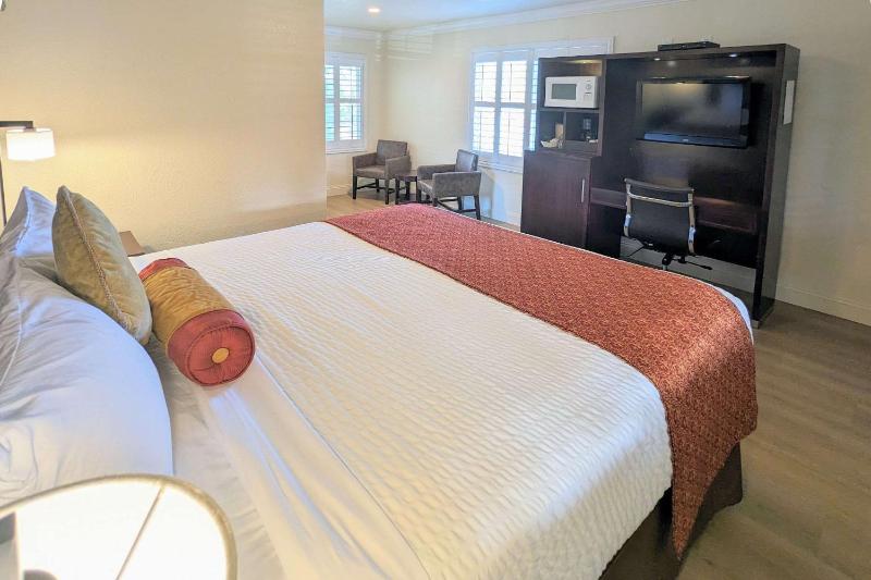 King Room image 2