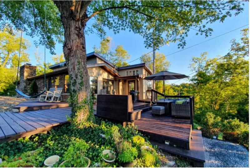 Haleywood Private 125 acres on Lake Douglas with 2 cabins Seasonal Pool Boat Dock Free Ticket! - image 18