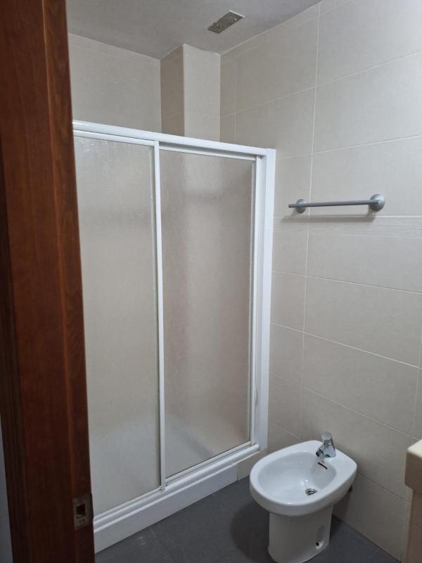 Twin Room image 4