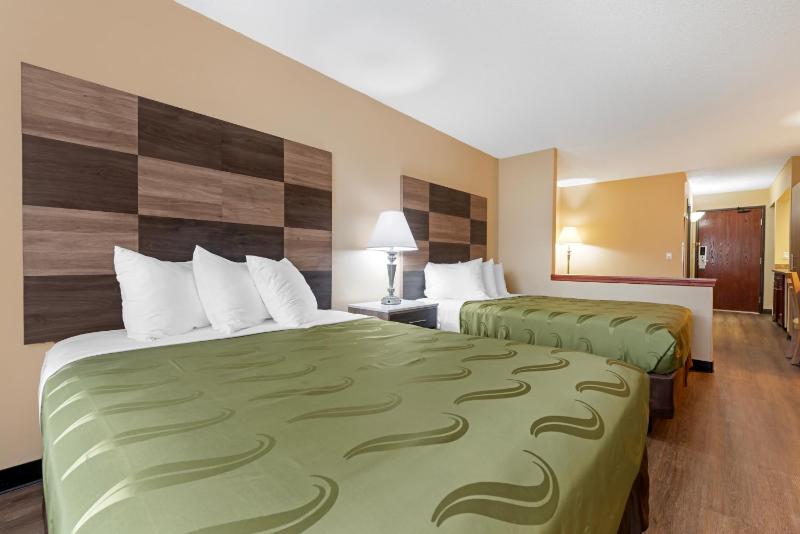 Suite with 2 Queen Beds Non Smoking image 4