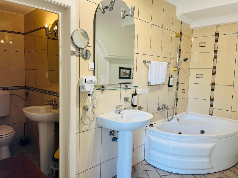 Superior Double Room image 3