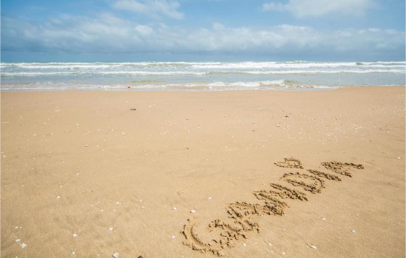 Gorgeous Apartment In Grau I Platja With Wifi - image 9