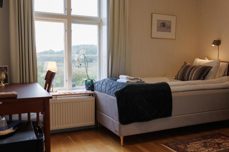 Single Room image 3