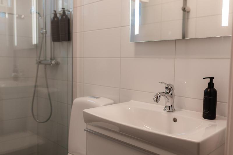 Standard Double Room image 4