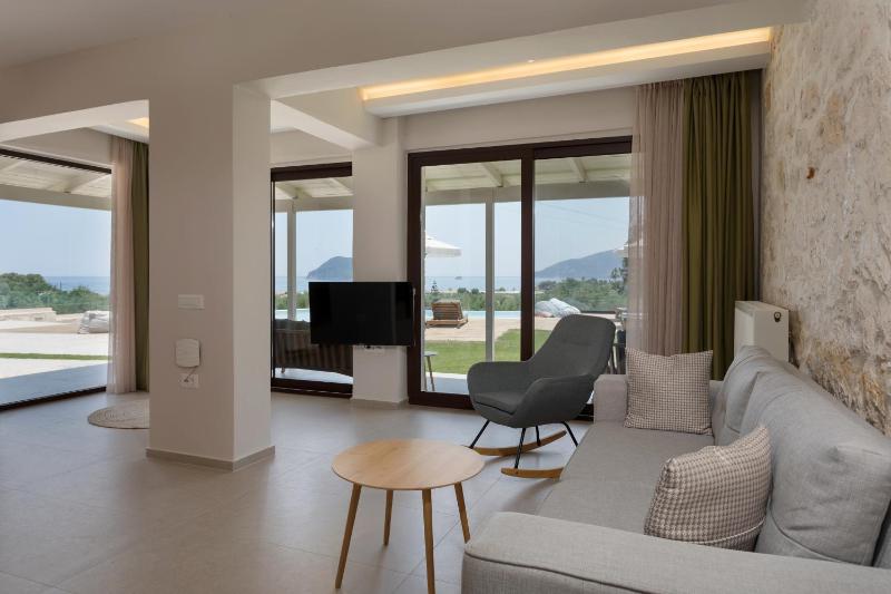 Villa with Sea View image 4