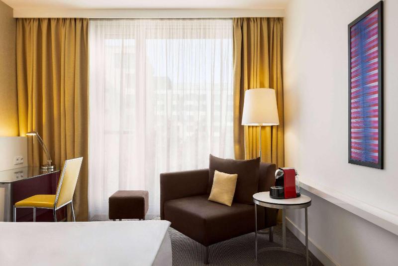 Executive Double Room image 3