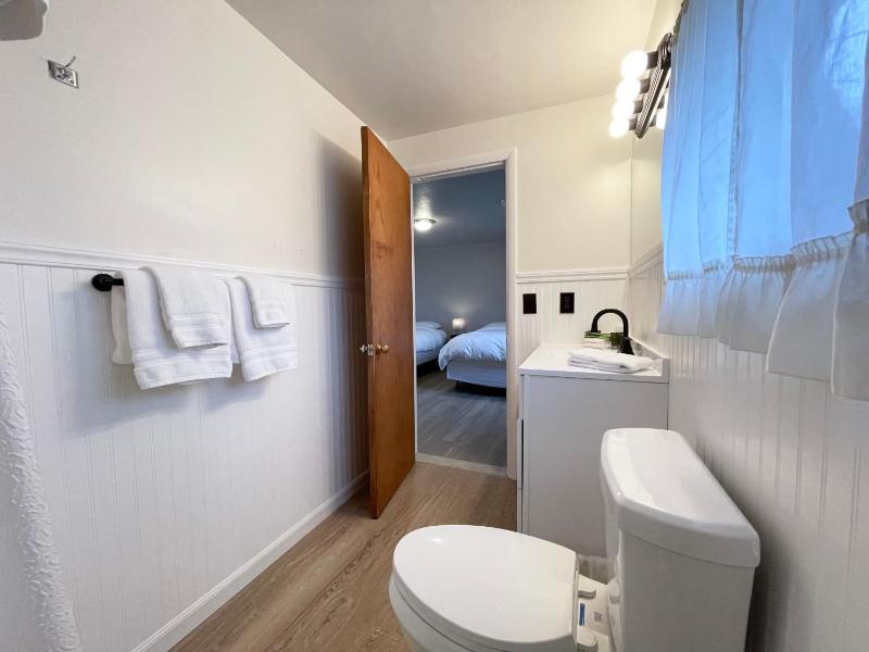 Deluxe Queen Room with Two Queen Beds image 3