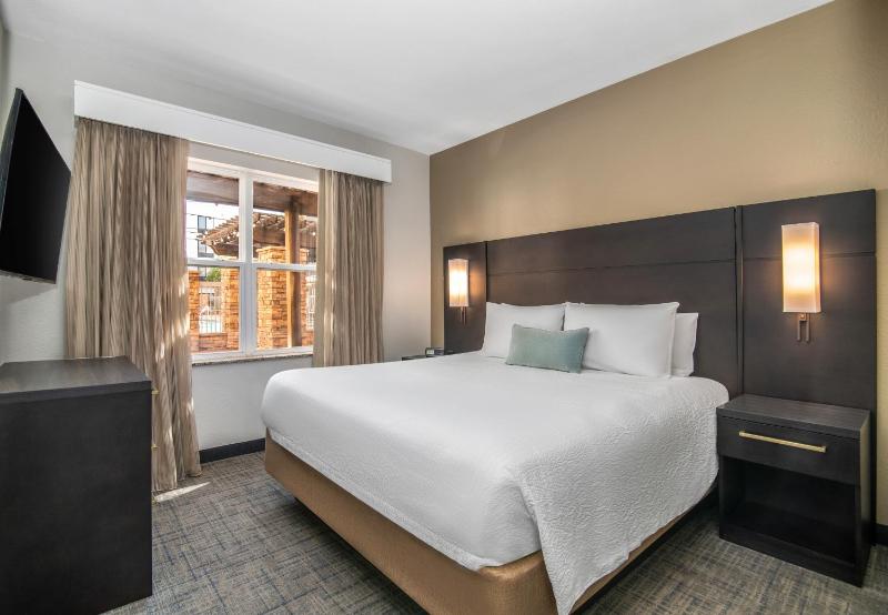 Two-Bedroom Suite with Sofa Bed image 1