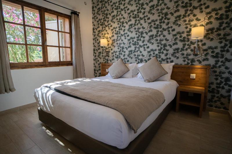 Standard One-Bedroom House (4 Adults) image 2