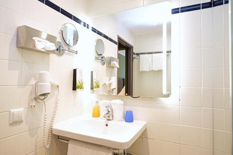 Single Room image 2