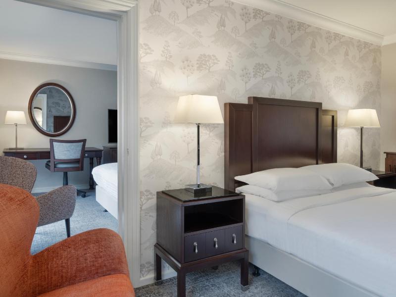 Twin Room image 3