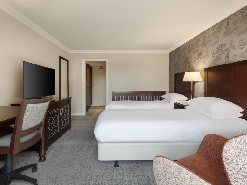 Twin Room image 1