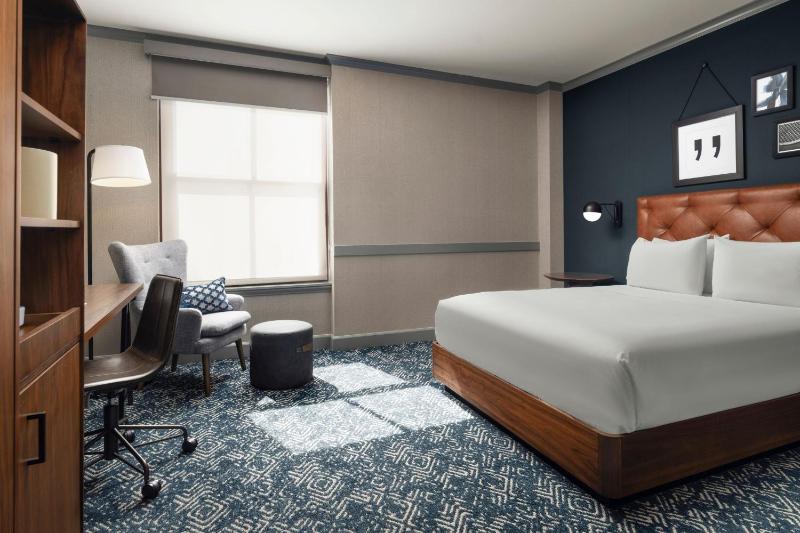 King Room image 4