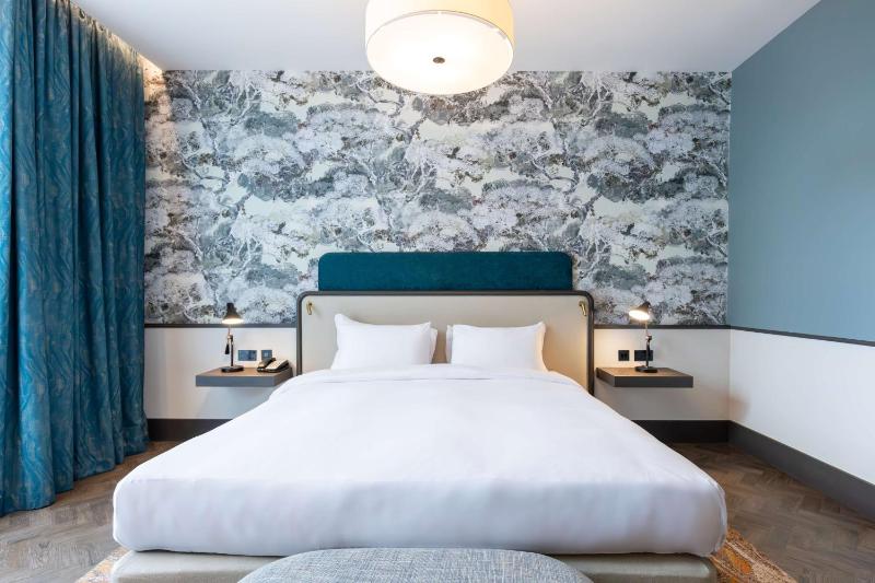 Standard Room image 4