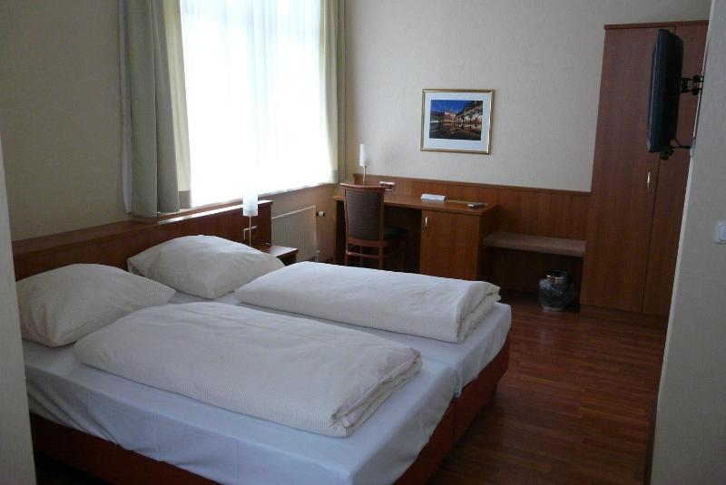 Double Room image 1