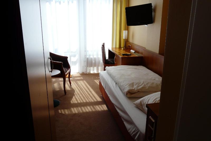 Traveller Hotel - image 9