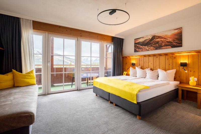 Double Room with Mountain View image 3