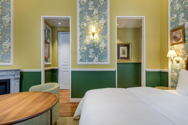 Premium Deluxe King or Twin Room image 3