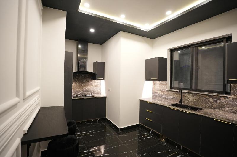 Superior Apartment image 2
