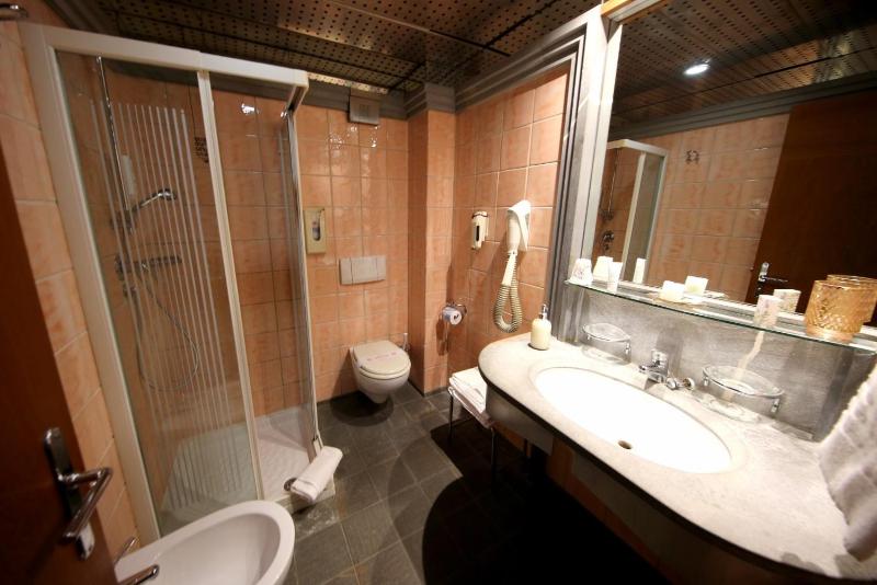 Standard Double Room image 1